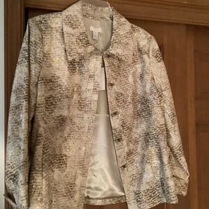 $29 🌹Chico’s Button Front Pebbled Jacquard Pammie Jacket Gold & Ivory Sz 2 NWT